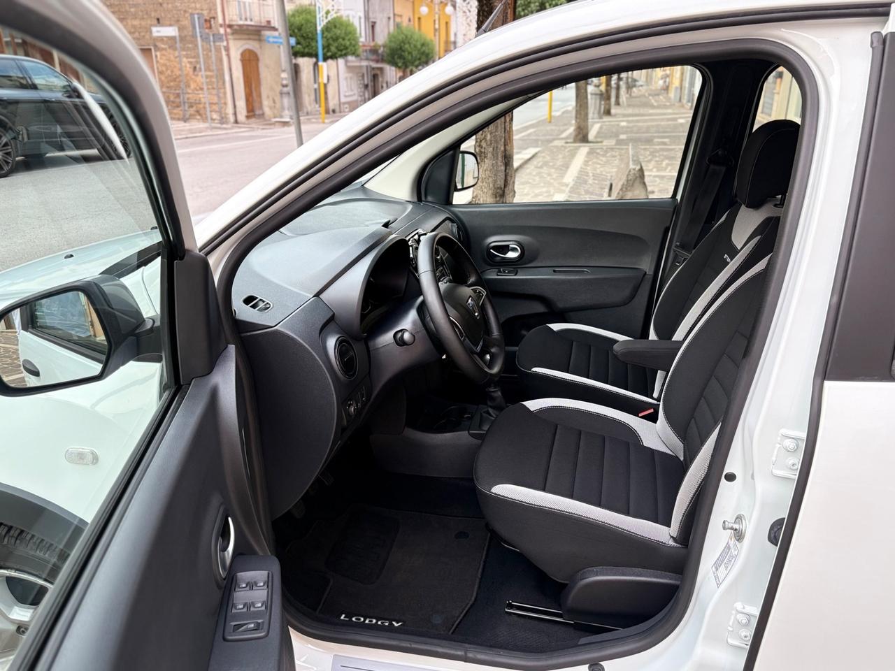 Dacia Lodgy STEPWAY 1.5dCi 7 POSTI AUTOCARRO N1