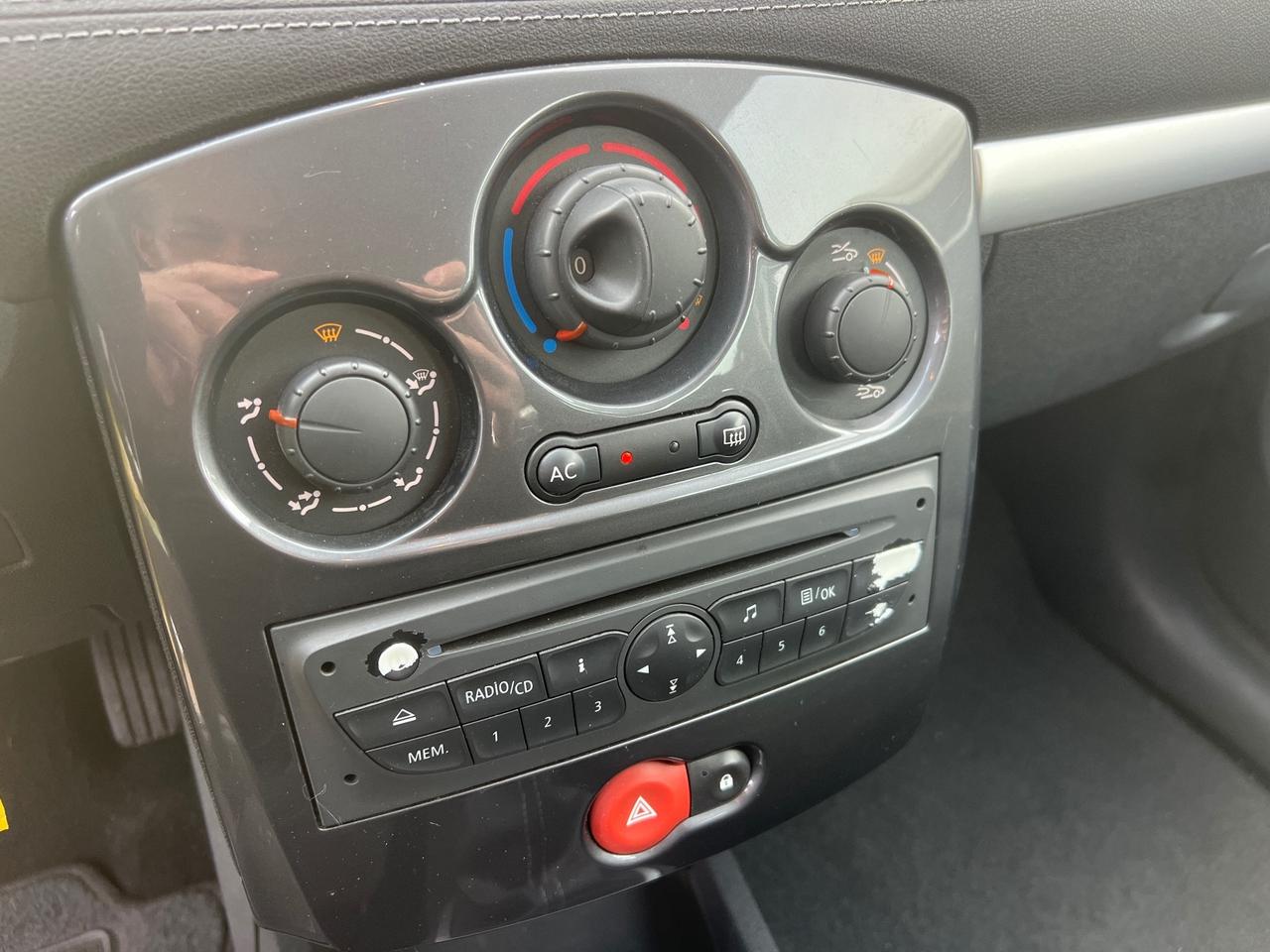 Renault Clio 1.2 55KW 5porte-2011"SOLO 43.000KM"