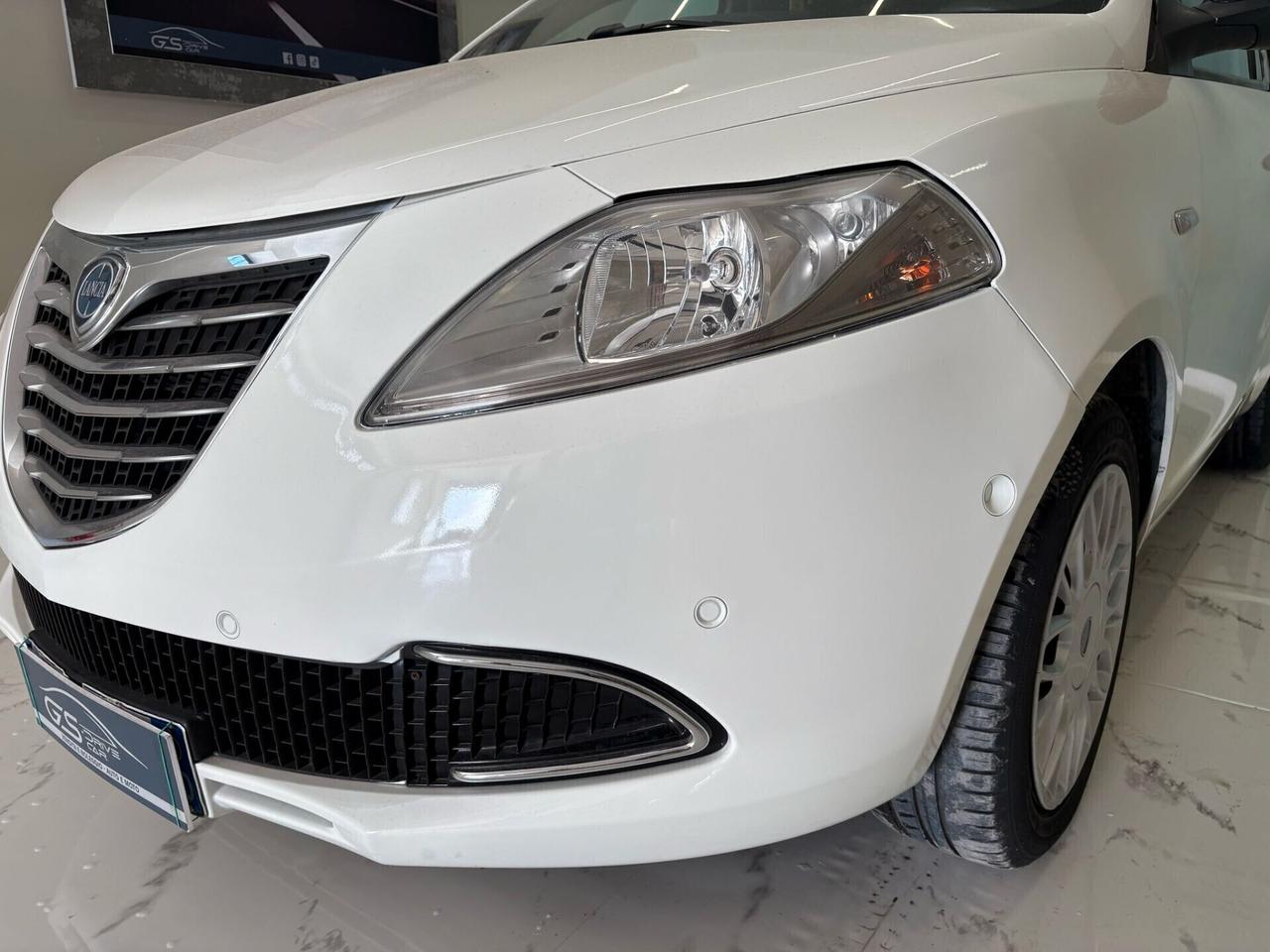 Lancia Ypsilon 1.2 69 CV 5 porte S&S Platinum
