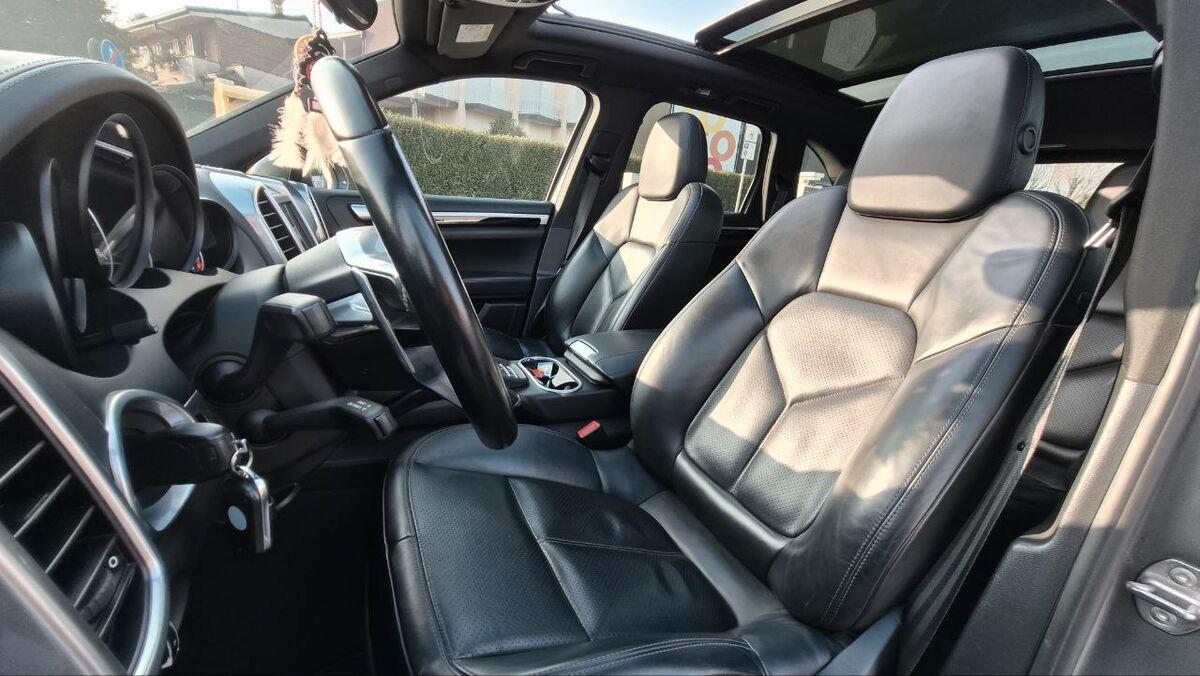 Porsche Cayenne 3.0 Platinum Edition tiptronic