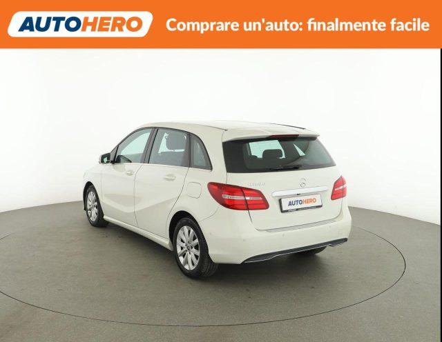 MERCEDES-BENZ B 180 d Business