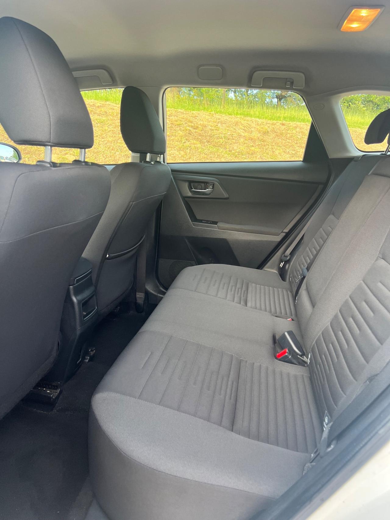 Toyota Auris Touring 1.4 D-4D Active Permute Rate Garanzia