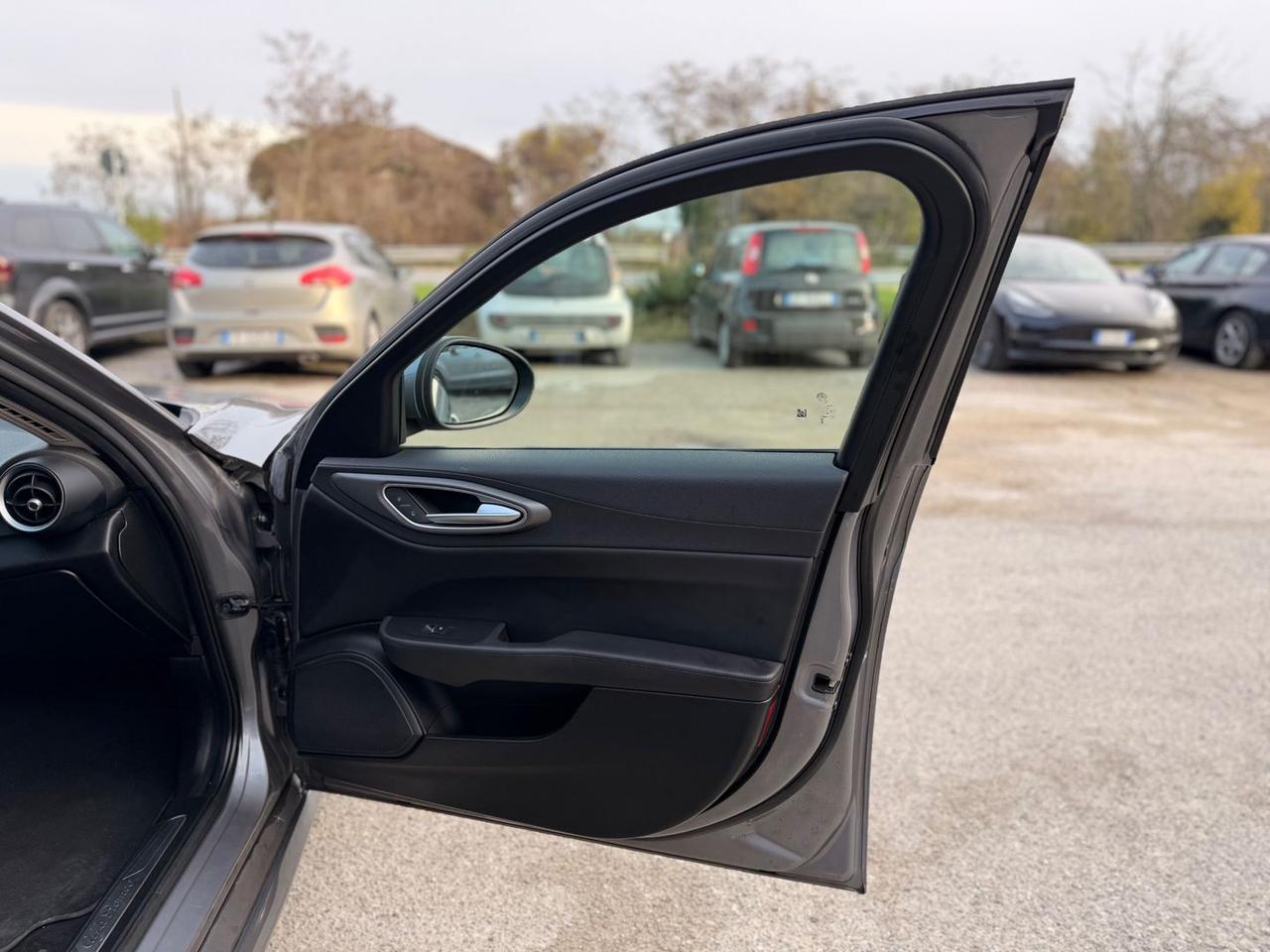 Alfa Romeo Giulia Veloce 2.2 Turbo #8037