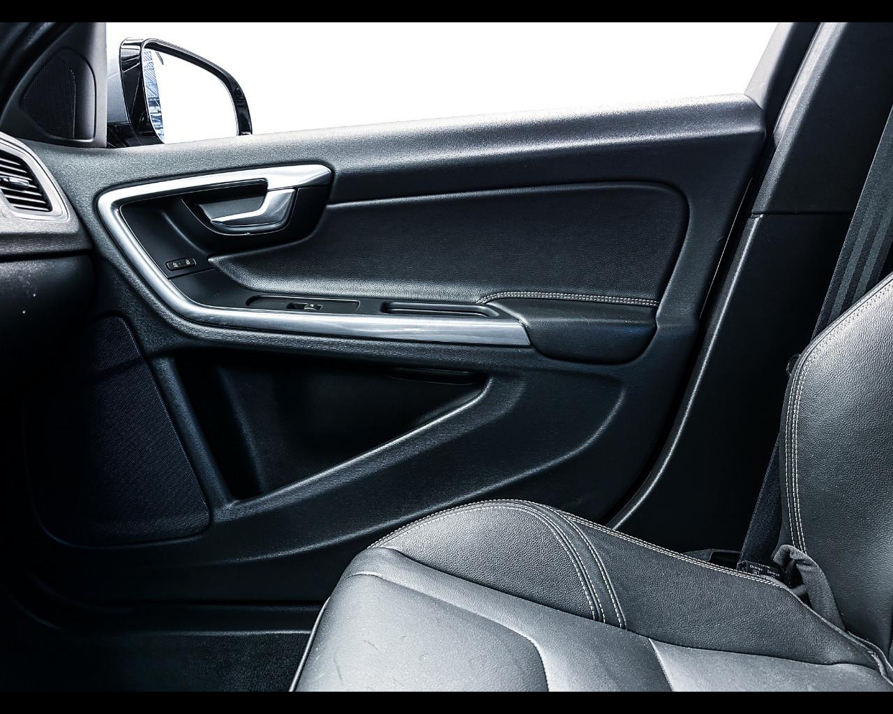 VOLVO S60 (2010-2018) - S60 D2 Kinetic