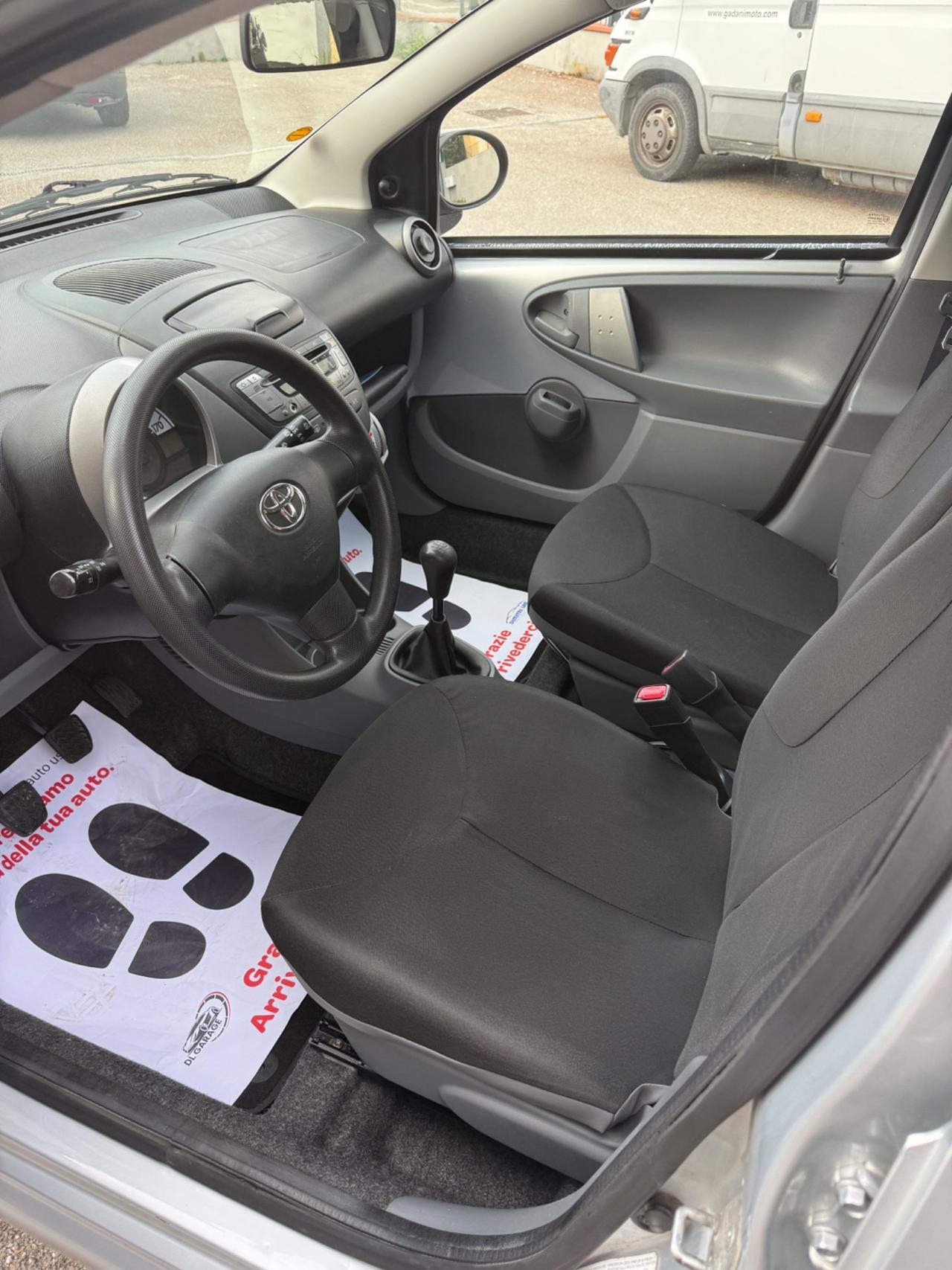 Toyota Aygo 1.0 12V VVT-i 5 porte Sol Connect