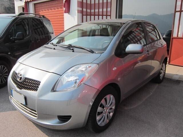 Toyota Yaris 1.0 5 porte Sol NEOPATENTATI UNICO PROPRIETARIO