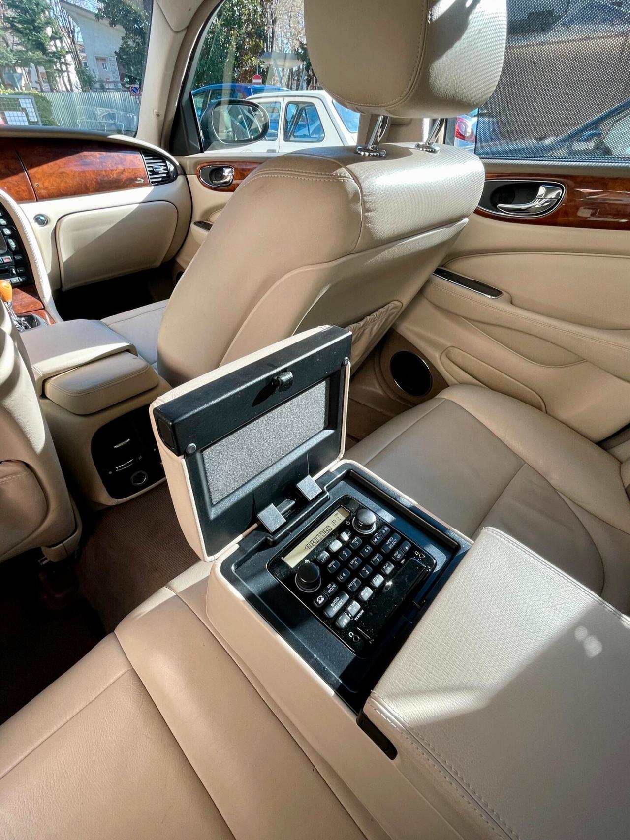 Jaguar XJ6 3.0 V6 238CVUNICOPROPRIETARIO