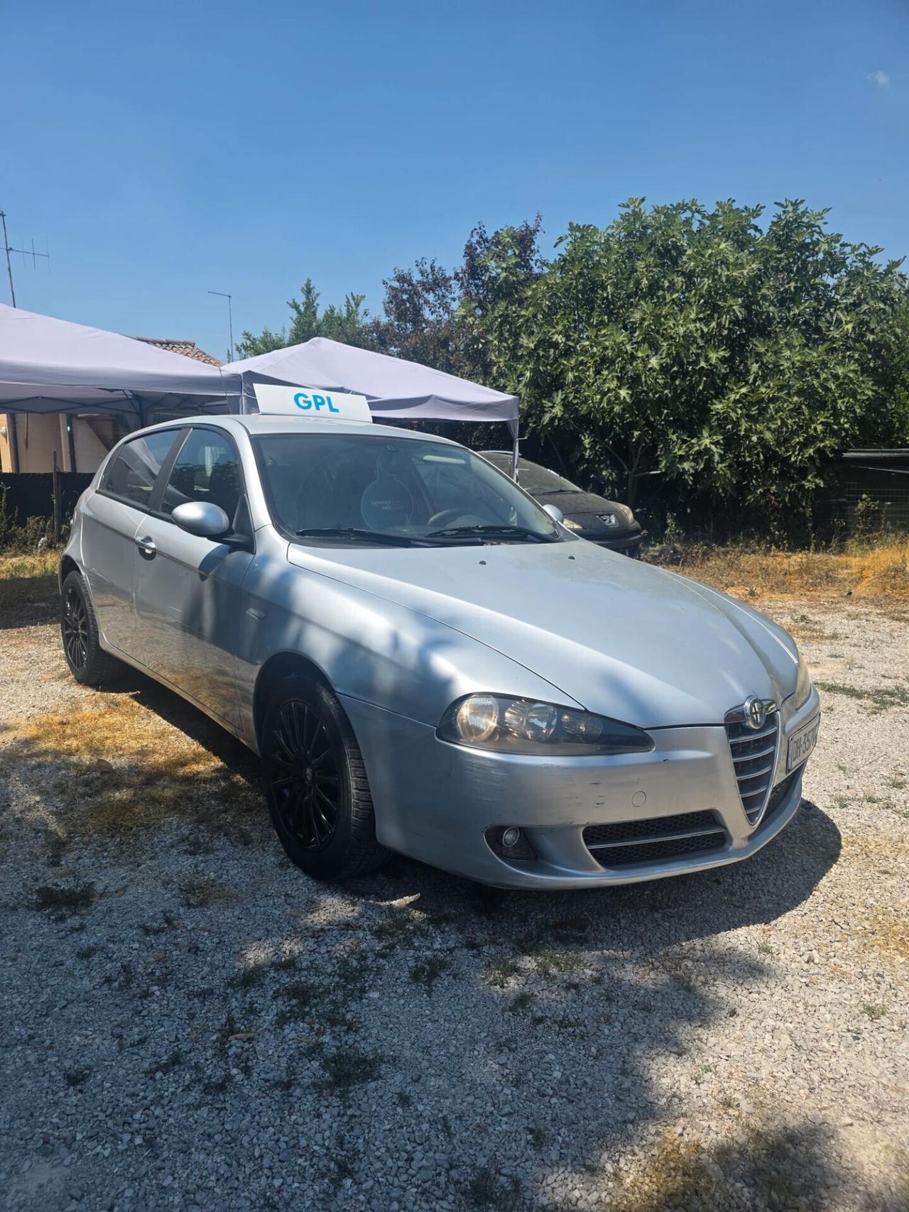 Alfa Romeo 147 1.6 cc GPL 5 porte full optional