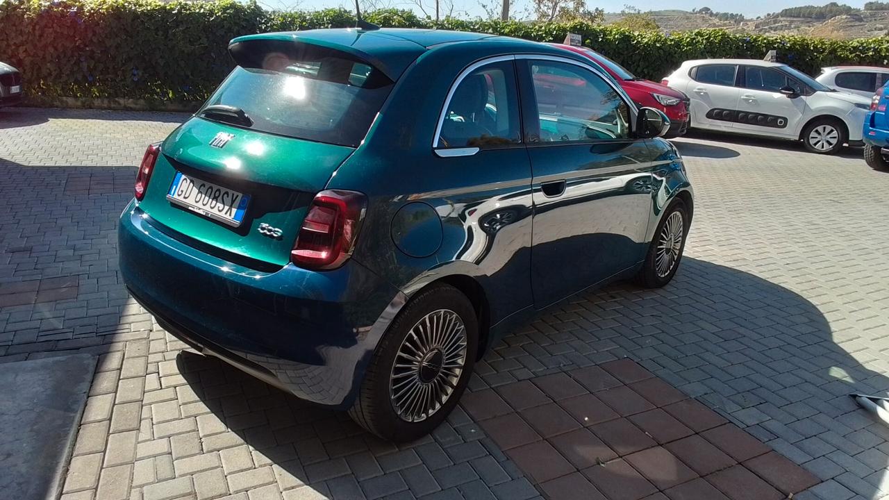 Fiat 500 elettrica 42 kW IVA ESPOSTA