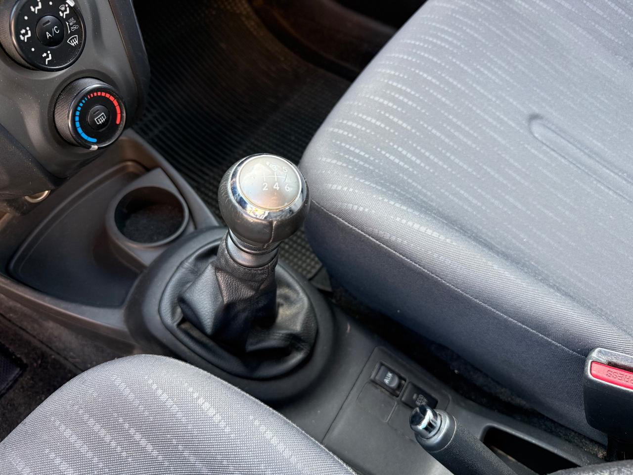 Toyota Yaris 1.3 5 porte Sol