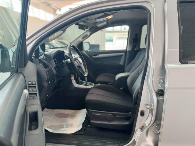 ISUZU D-Max 2.5 Space Cab Solar A/T 4WD
