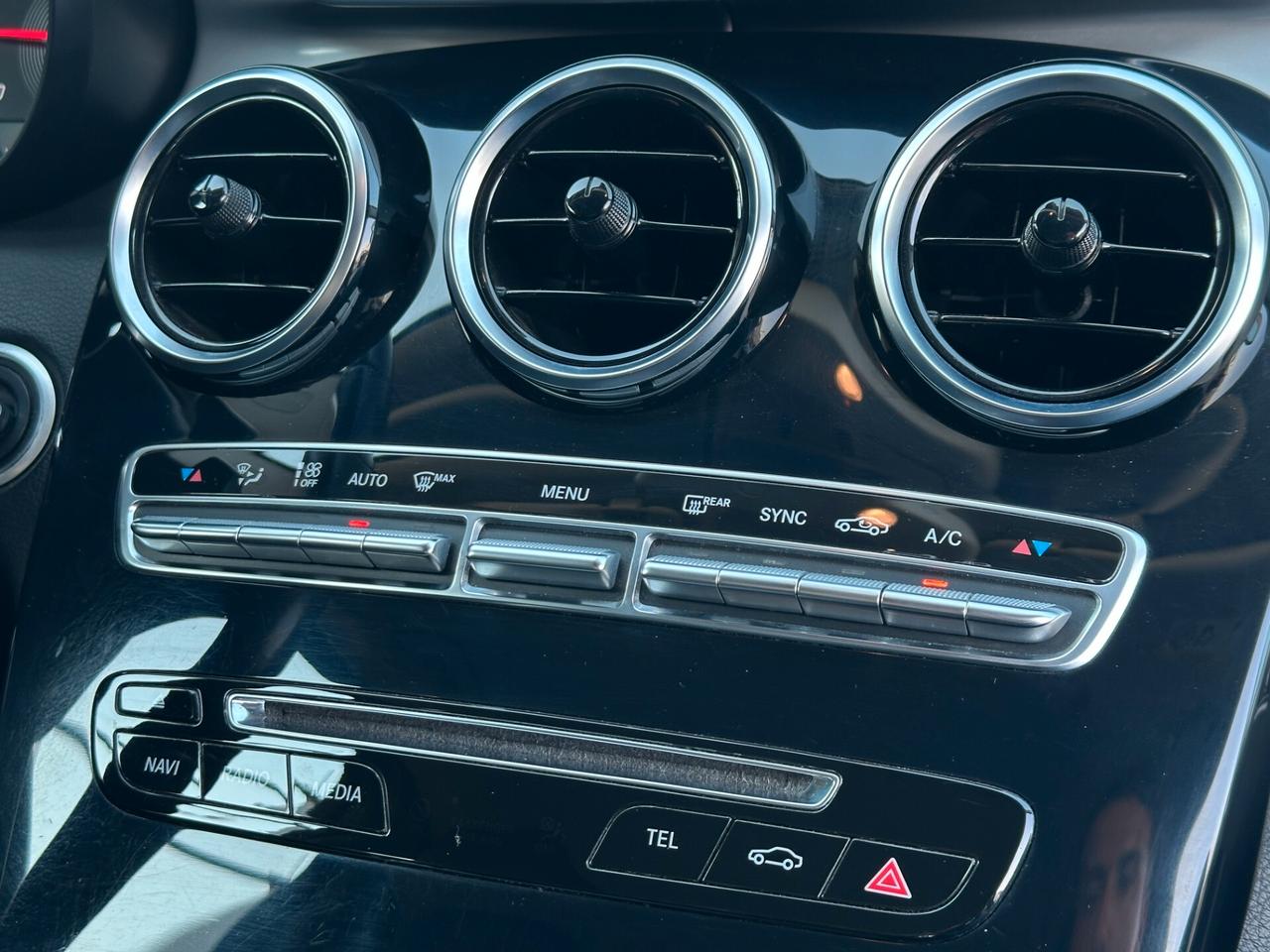 MERCEDES-BENZ C 180 d Auto Business
