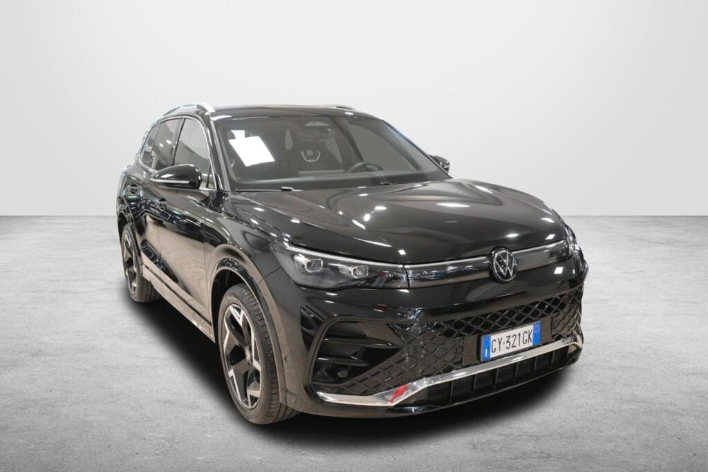 VOLKSWAGEN TIGUAN NEW 2.0 TDI 150CV DSG SCR R LINE ( FARI IQ LIGHT - ADAPTIVE CRUISE - AMBIENT LIGHT - DIGITAL COCKPIT - APP CONNECT - PARK ASSIST - TELECAMERA POST. - CERCHI 19 )