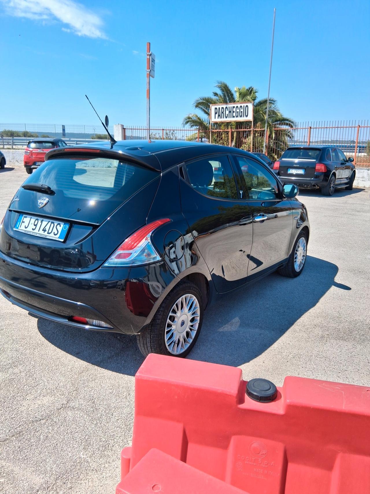 Lancia Ypsilon 1.3 MJT 16V 80 CV 5 porte S&S Gold