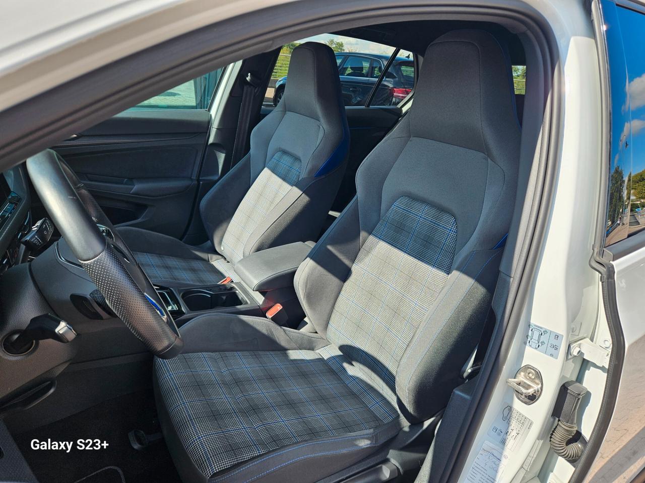 Volkswagen Golf GTE HYBRID elettrica/benzina