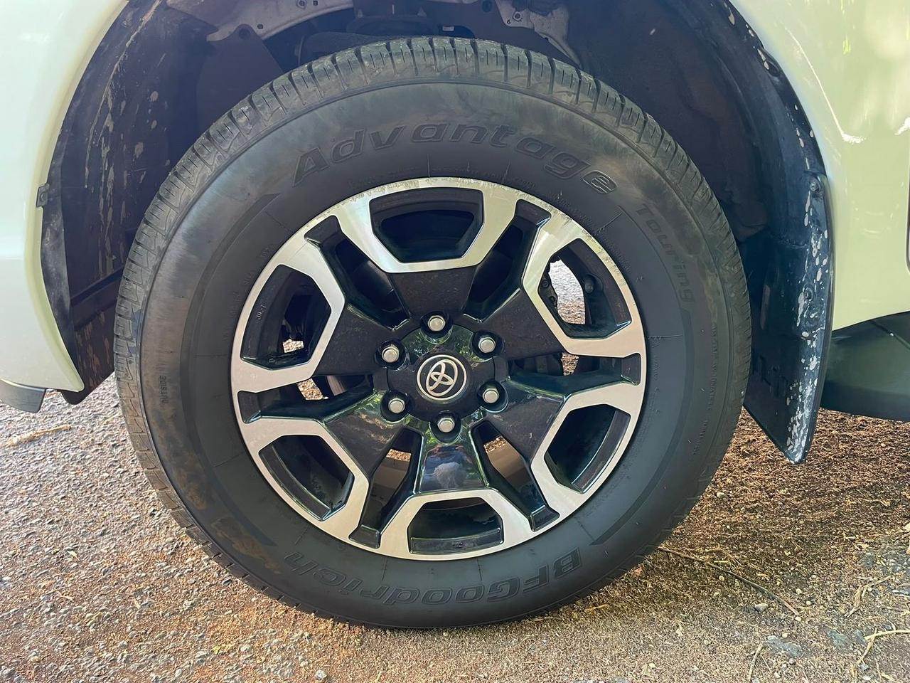 Toyota Hilux 2.4 d double cab Executive 4w #11631