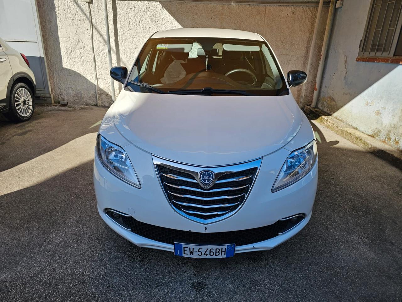 Lancia Ypsilon 0.9 TwinAir 85 CV 5 porte Metano Ecochic Gold