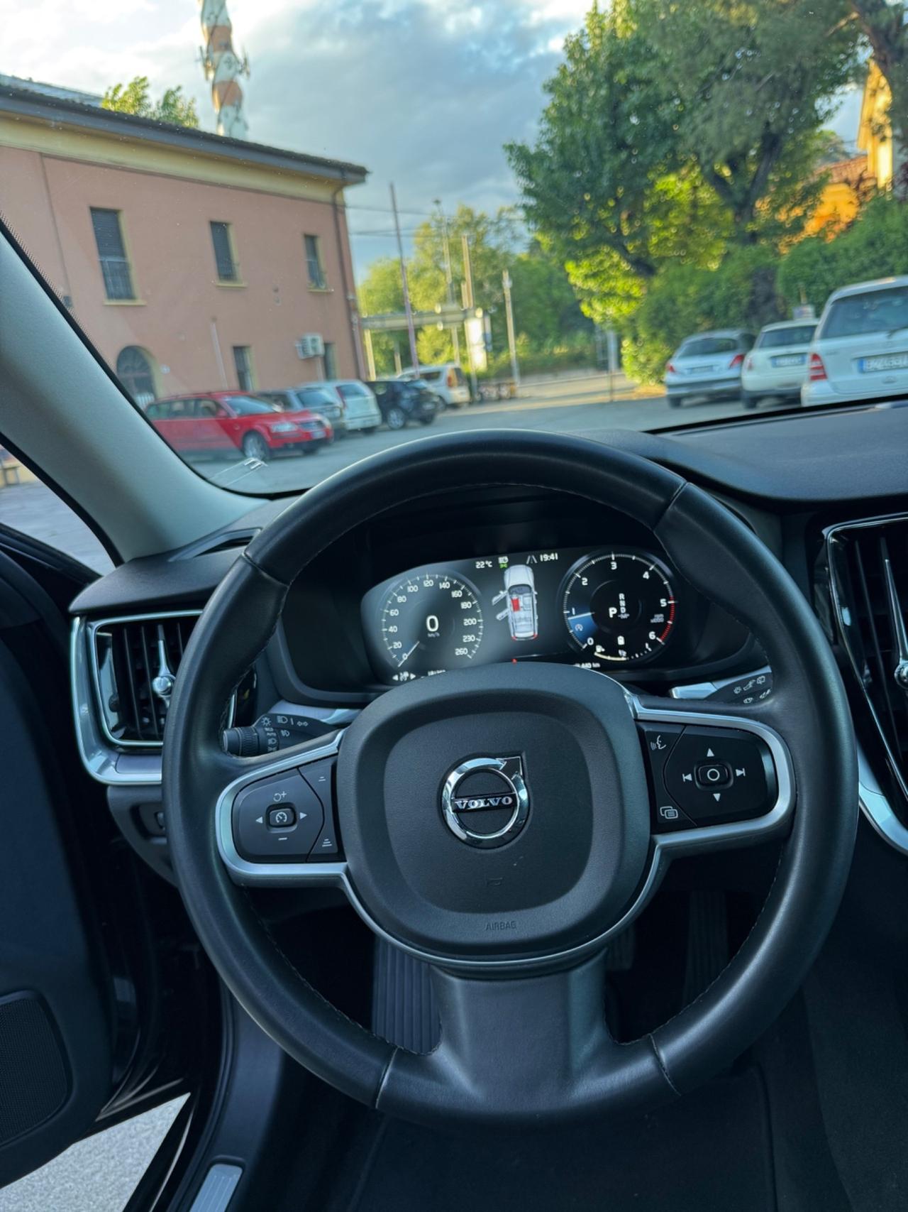 Volvo V60 B4 (d) Geartronic R-Design