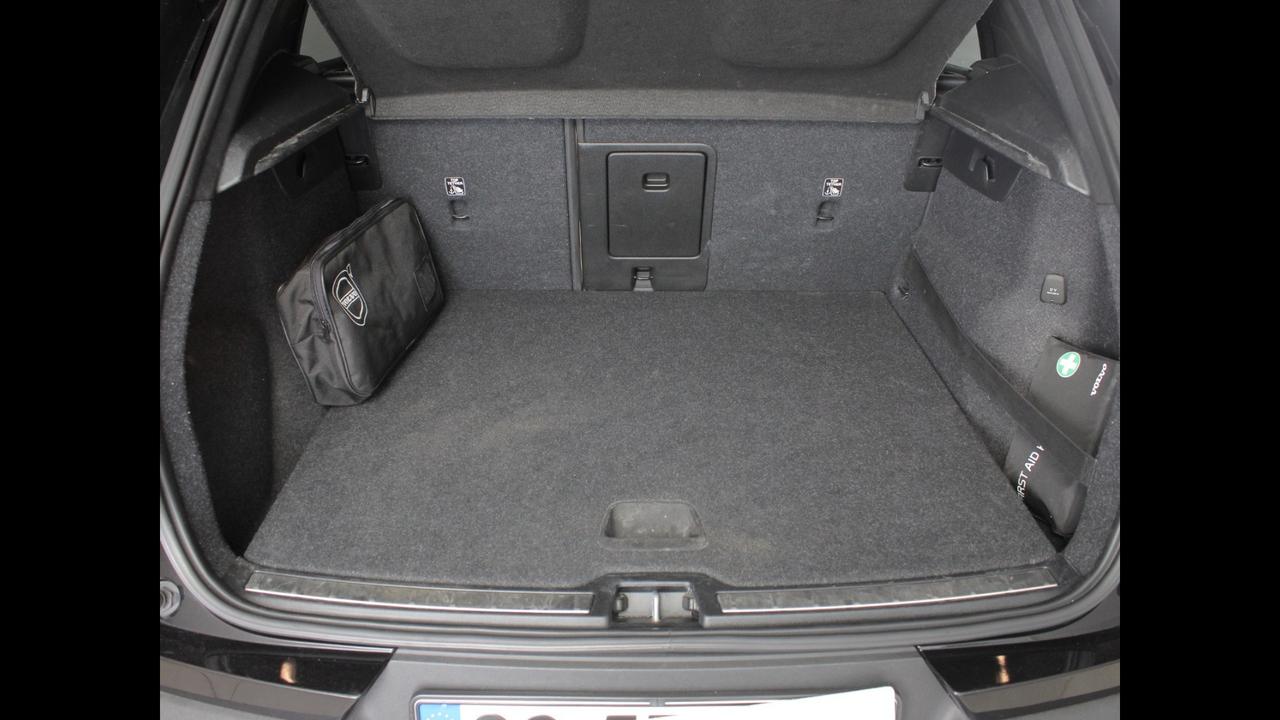 VOLVO XC40 - XC40 2.0 d3 Inscription awd geartronic my20
