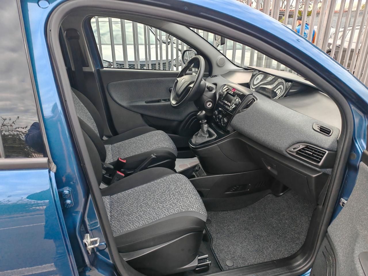 Lancia Ypsilon 1.0 FireFly 5 porte S&S Hybrid Silver Plus