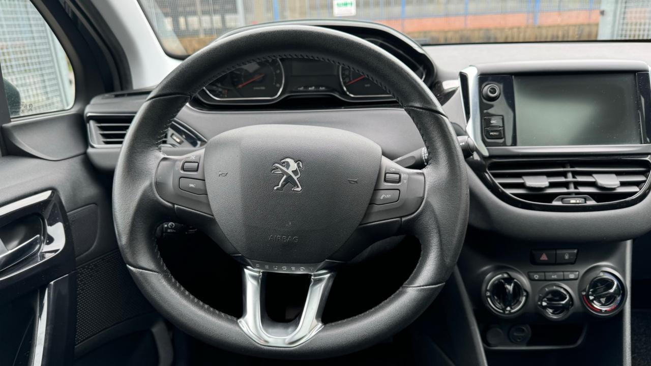 Peugeot 208 1.4 HDi 68 CV 5 porte Allure TETO NEO PATENTATI