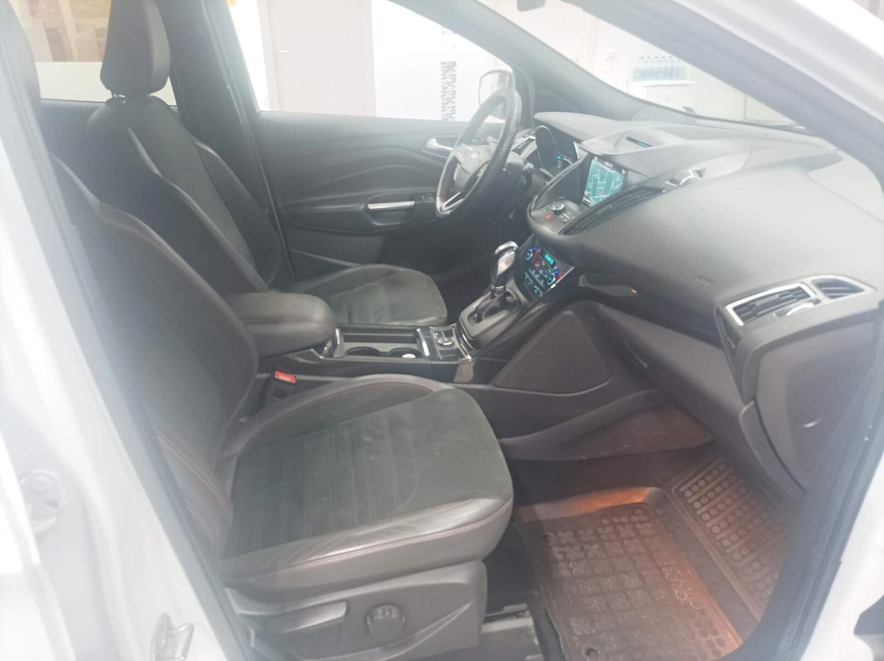 Ford Kuga 2.0 TDCI 150 CV S&S 4WD Powershift ST-Line