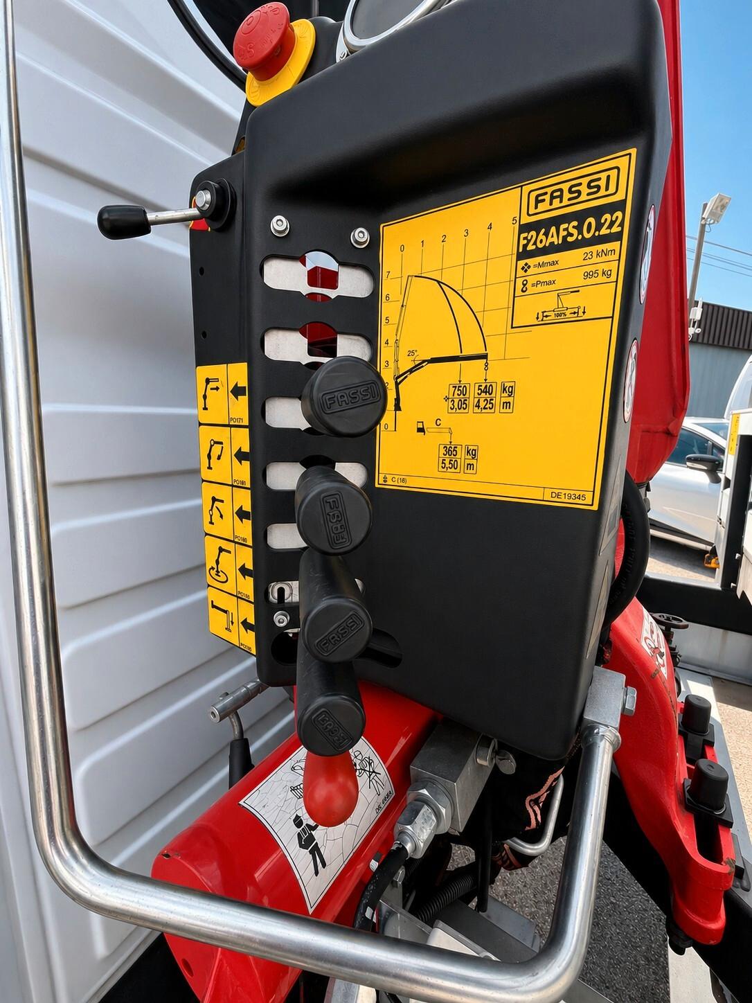 FIAT DUCATO MAXI 35 doppia cabina 7 Posti - CASSONE FISSO E GRU Fassi