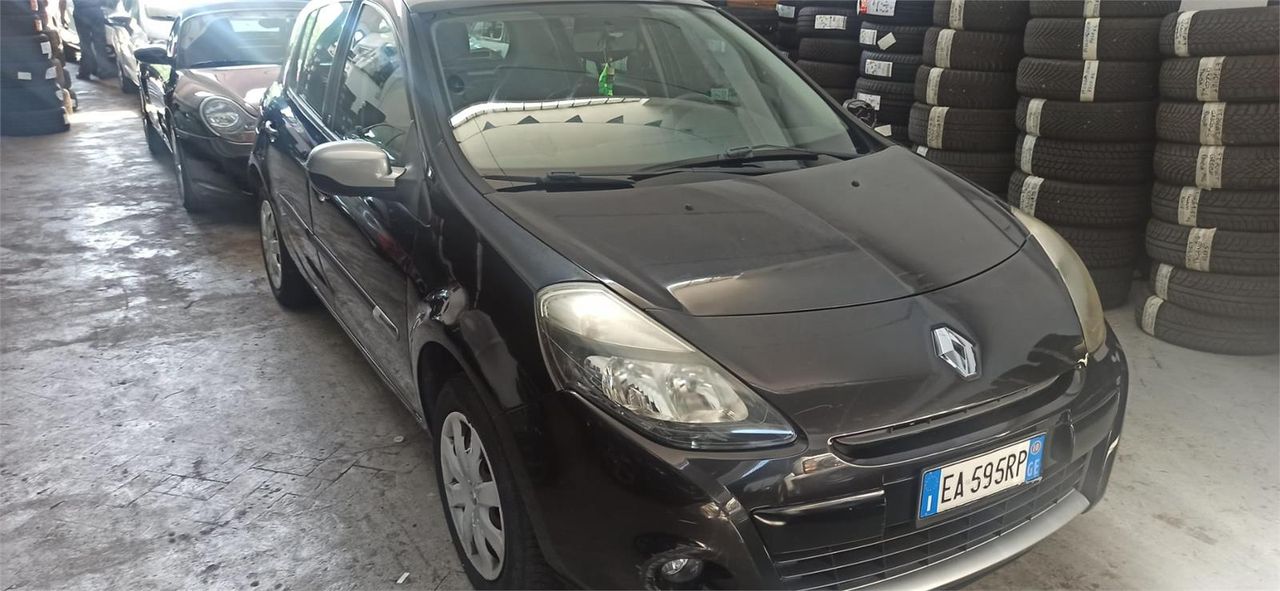 RENAULT Clio Clio 1.2 5p. Authentique