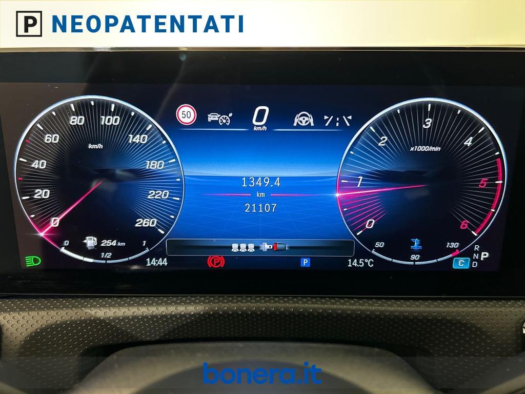 Mercedes Classe A 180 180 D Premium Plus AMG Line 8G-DCT