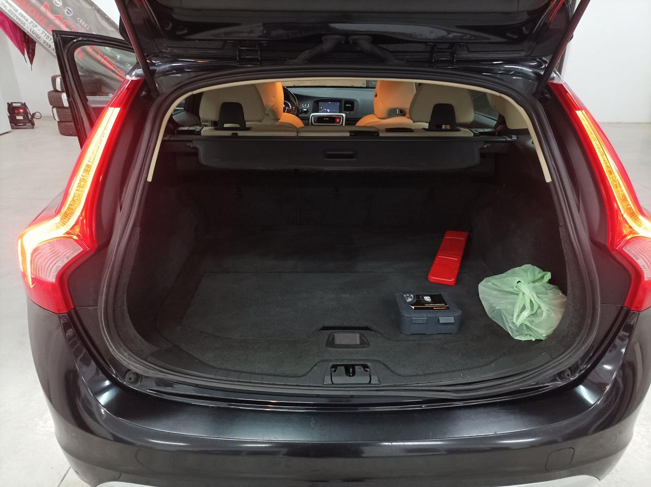 Volvo V60 D5 2.4 205 CV Geartronic Kinetic - 01/2011