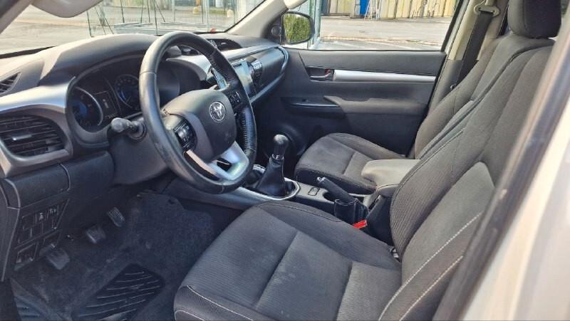 Toyota Hilux 2.4 D-4D 2WD 4 porte Double Cab Lounge