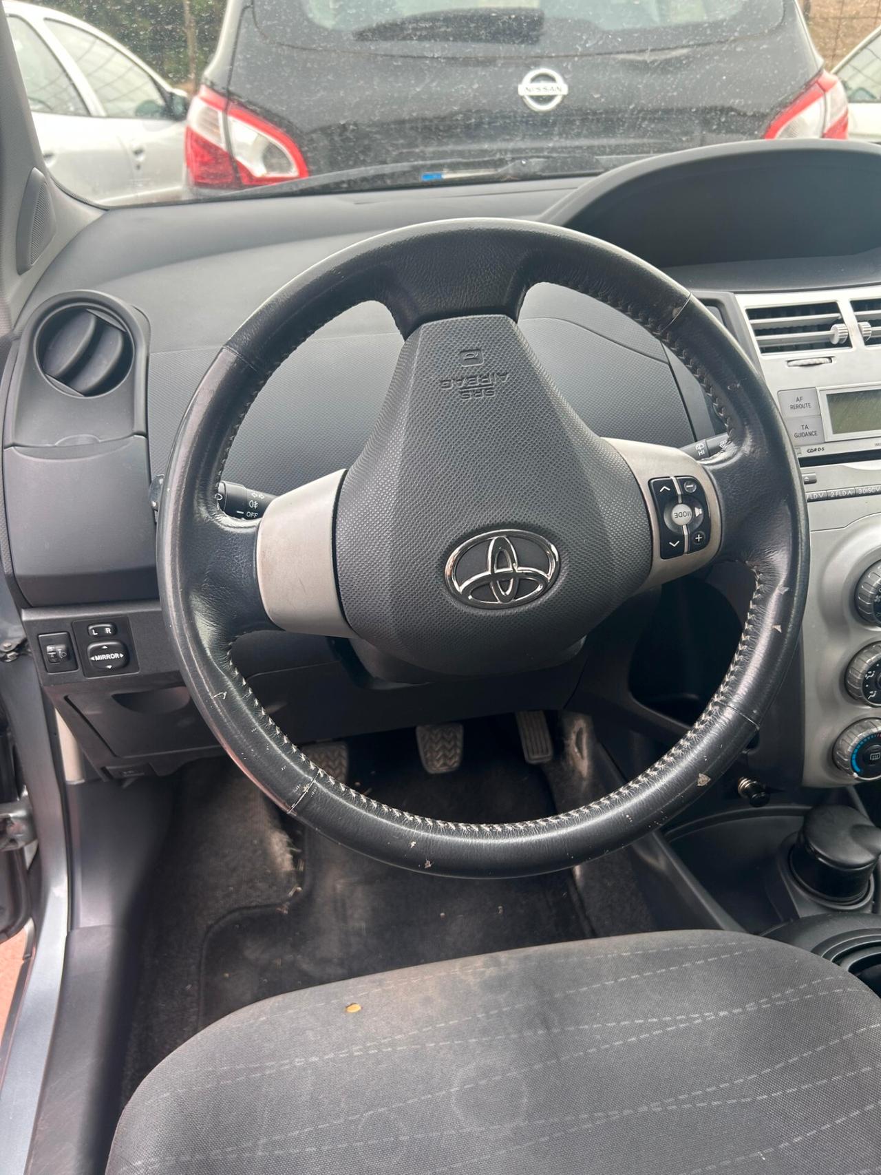 Toyota Yaris 1.0 5 porte Sol