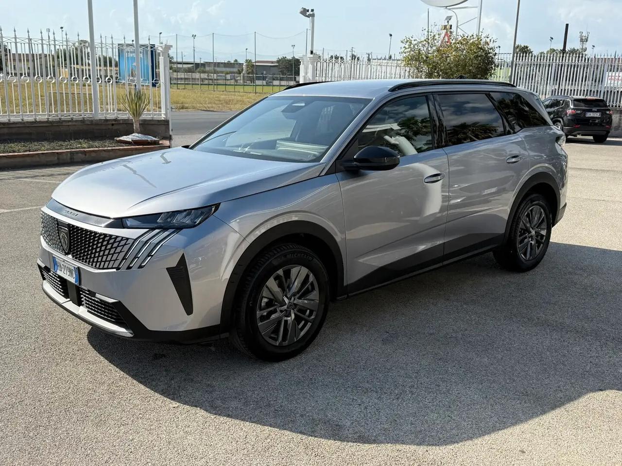 Peugeot 5008 Hybrid 145 e-DCS6 Allure