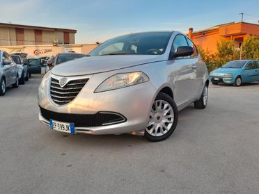 Lancia Ypsilon 1.2 69 CV 5 porte S&S Silver