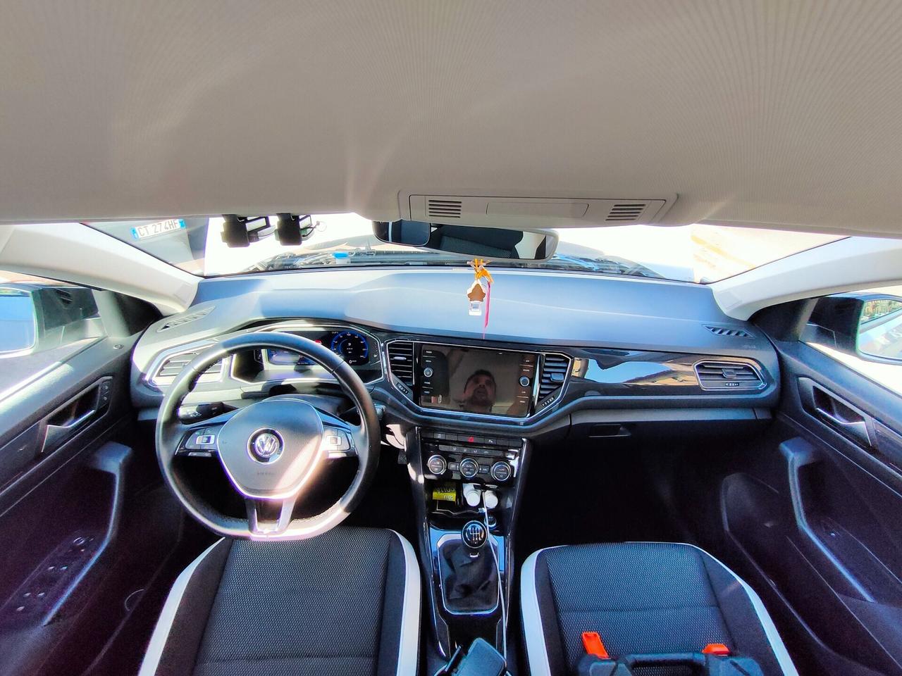 Volkswagen T-Roc 1.5 TSI ACT Advanced + Body kit R