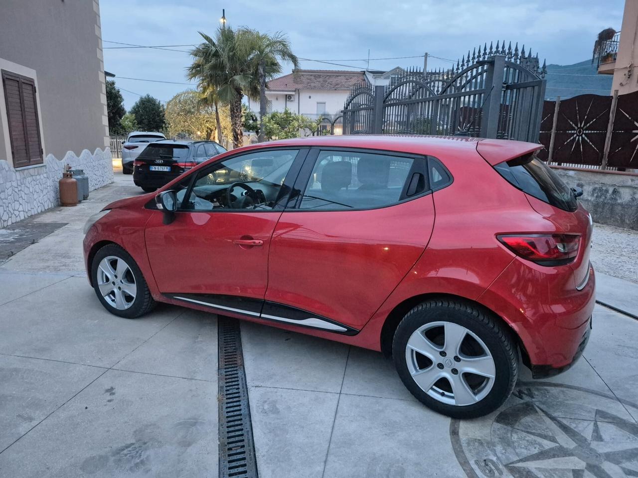 Renault Clio dCi 8V 90CV EDC Start&Stop 5 porte Energy Intens