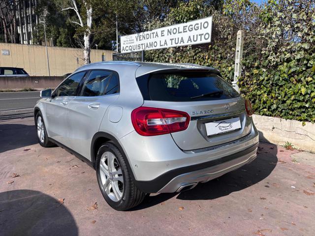 MERCEDES-BENZ GLA 200 CDI Automatic Premium