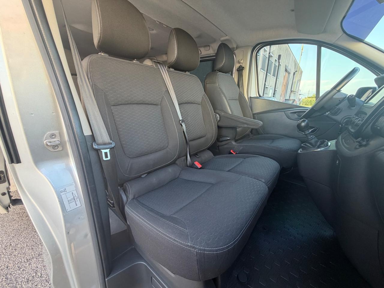 Opel Vivaro 9 POSTI