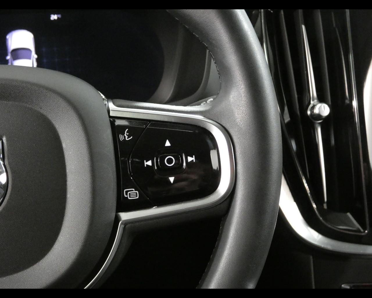 VOLVO V60 CC (2018-2024) - V60 Cross Country B4 (d) AWD automatico Ultimate