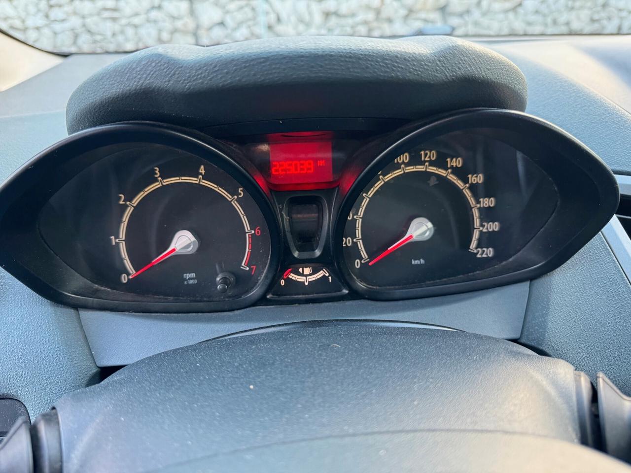 Ford Fiesta 5P. 1.4cc BenzGPL 96cv Titanium