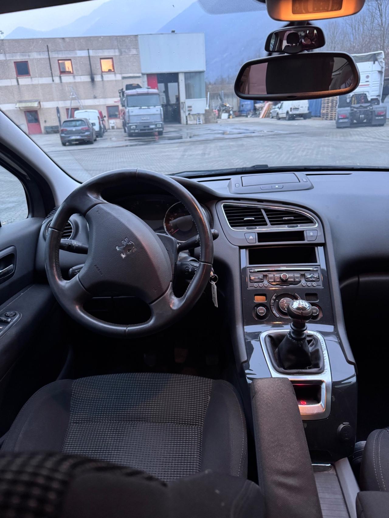 Peugeot 5008 1.6 HDi 112CV Business