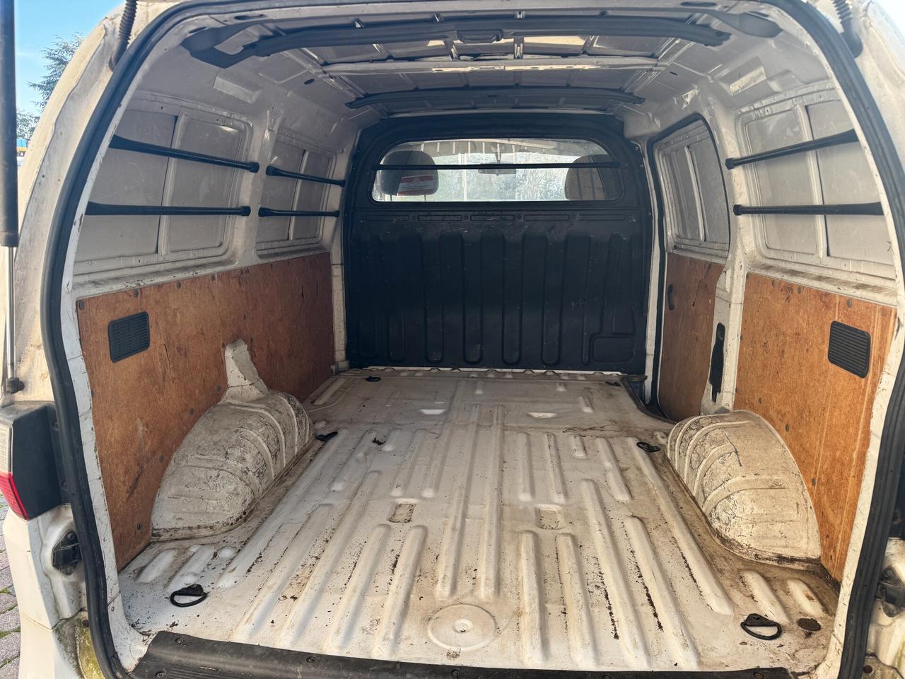 Hyundai H1 AUTOCARRO 3 POSTI