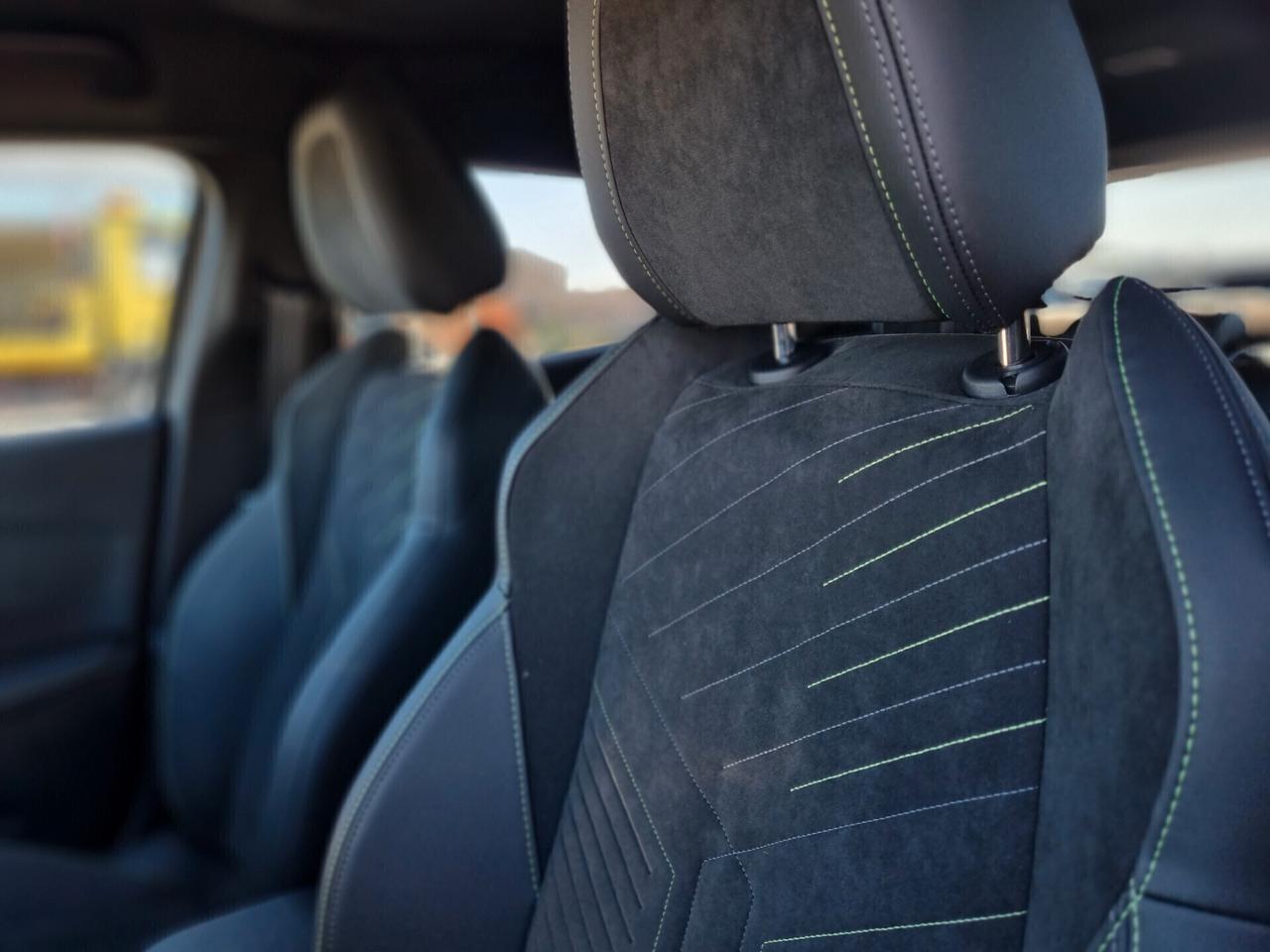 Peugeot 2008 PureTech 130 S&S EAT8 GT