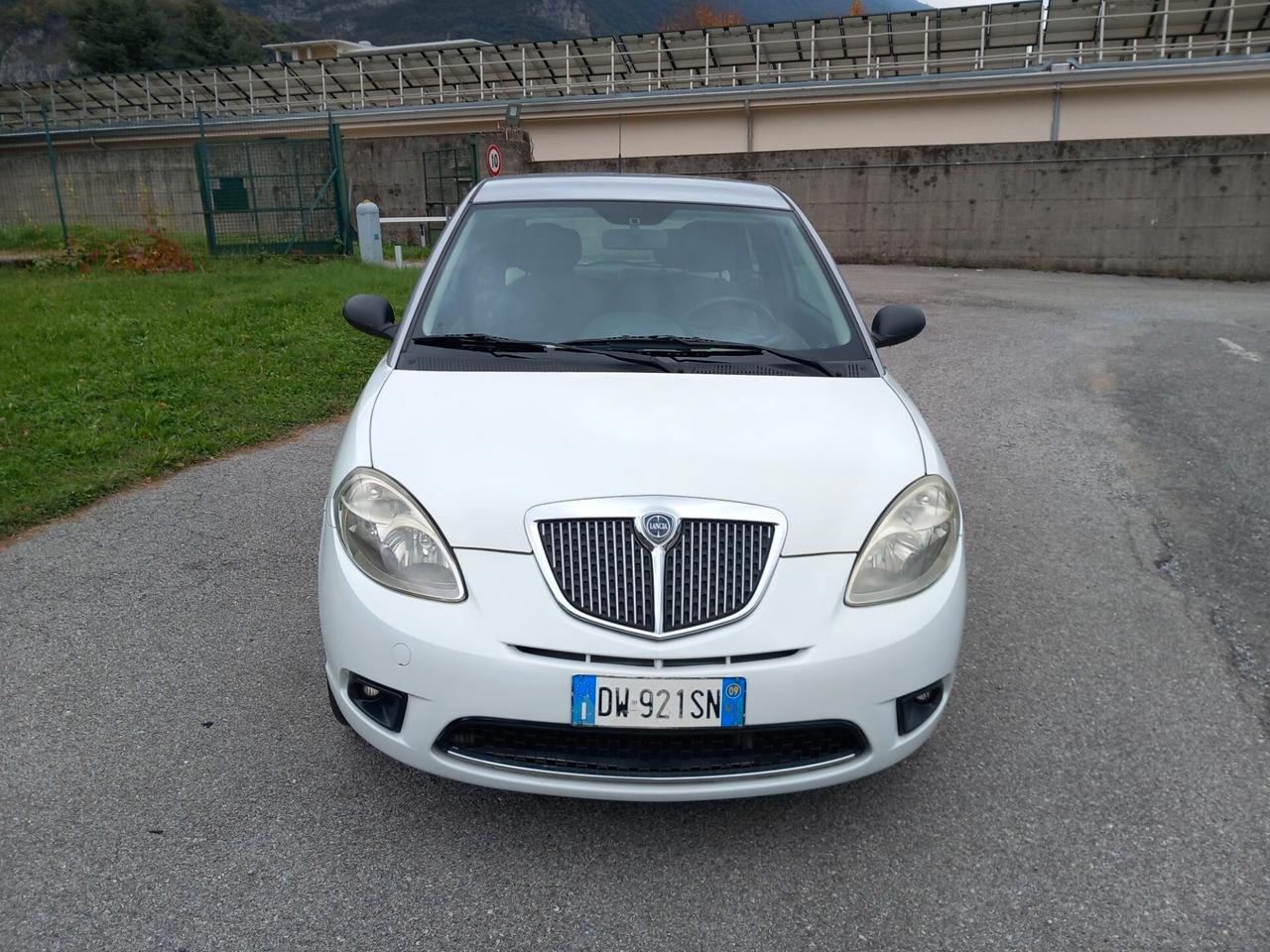 Lancia Ypsilon 1.3 MJT 90 CV Platino