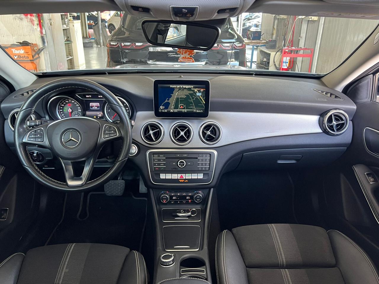 Mercedes-benz GLA 200D 136CV +TETTO 47.000KM