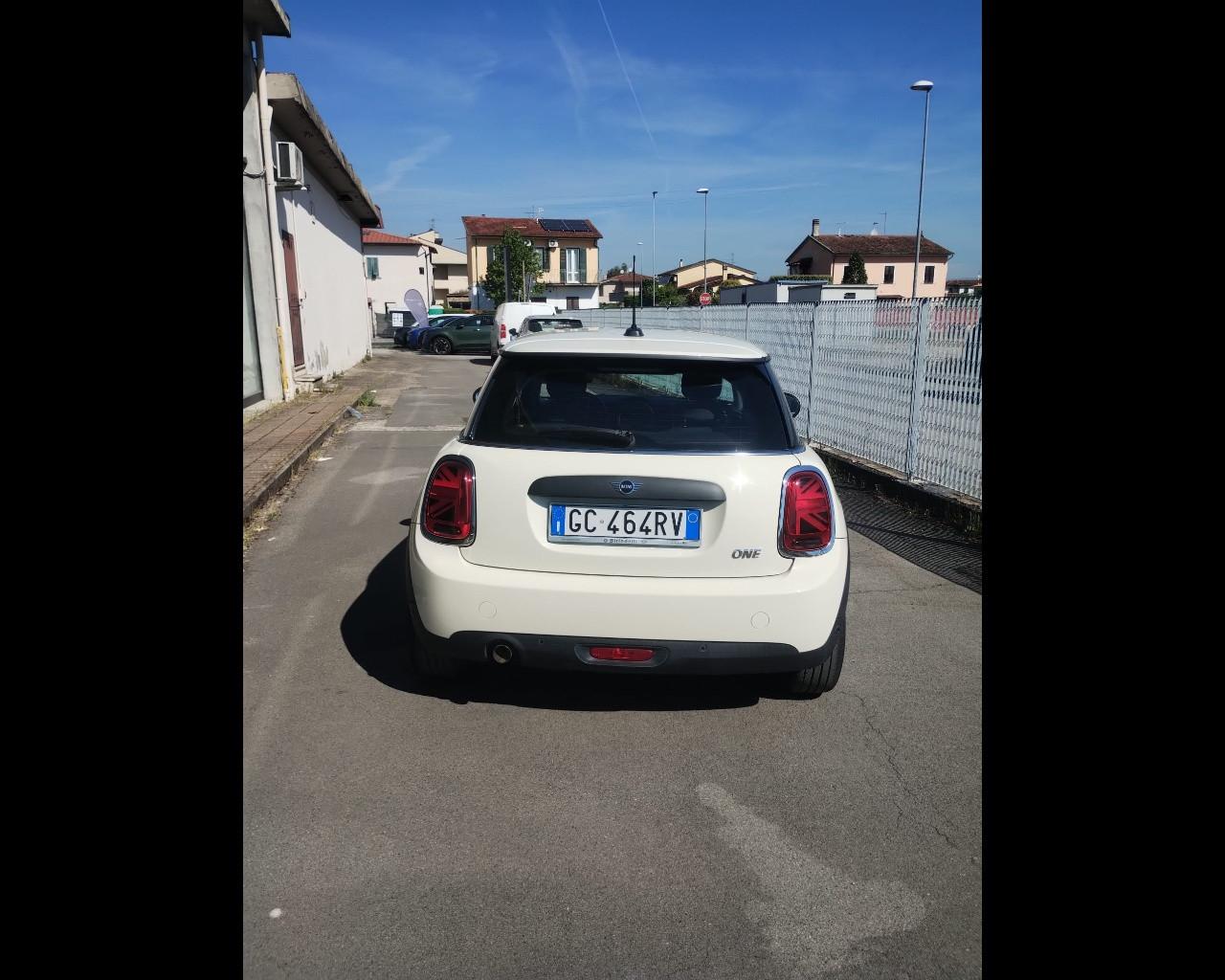 MINI Mini IV F54-F55-F56-F57 - Mini 3p 1.5 One Baker Street 75cv