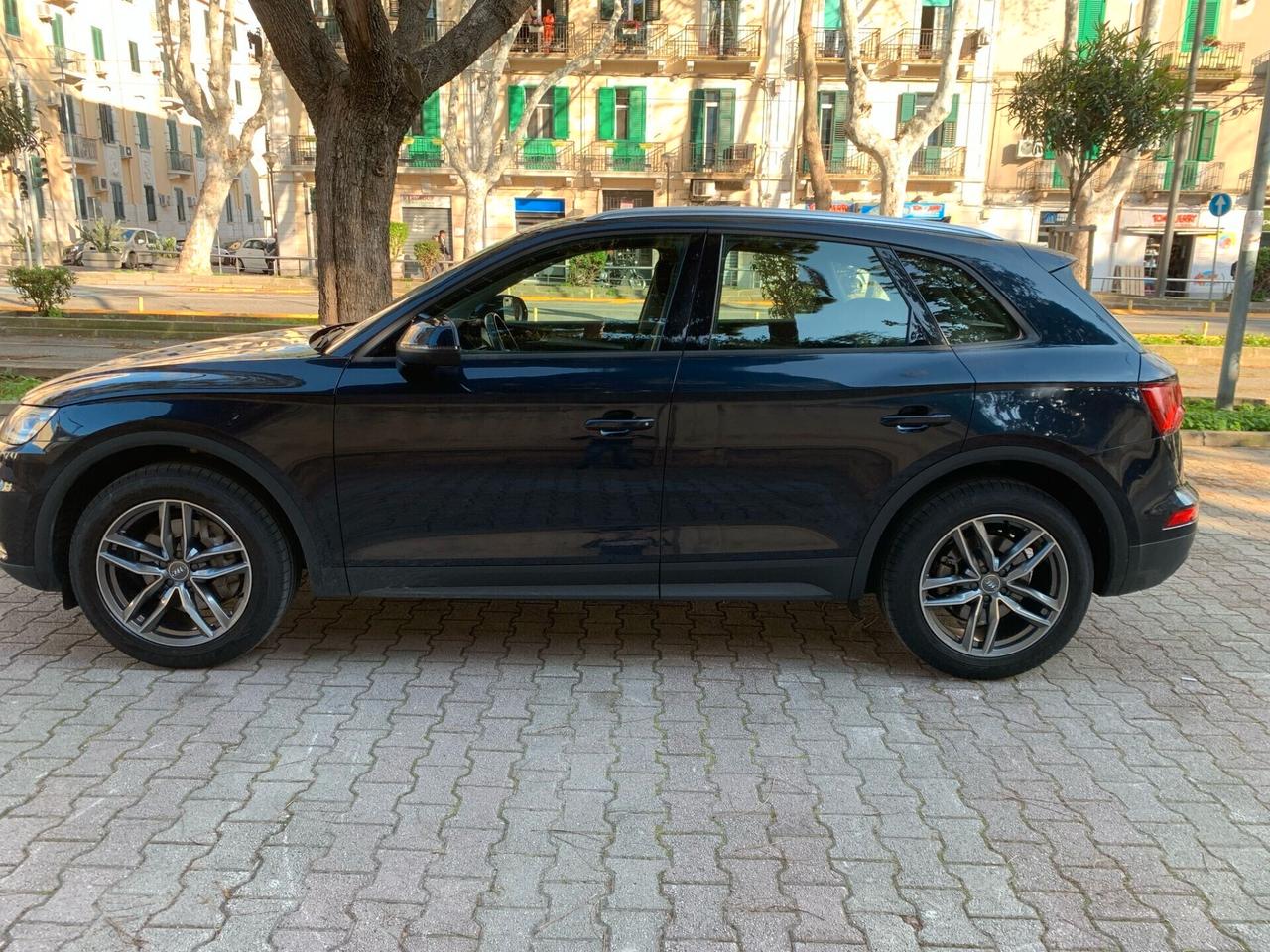 Audi Q5 35 TDI S tronic Business