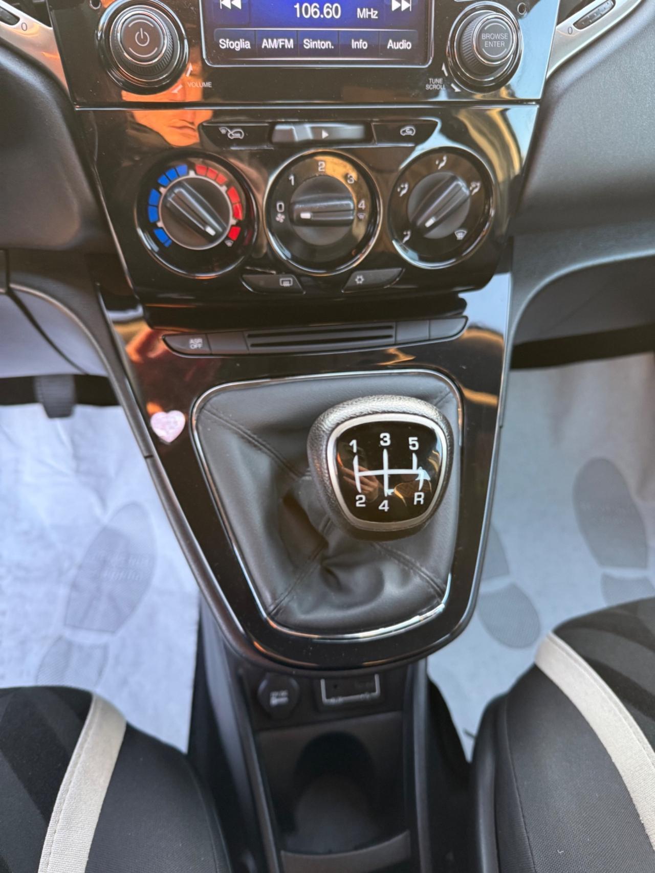 Lancia Ypsilon 1.2 69 CV 5 porte Gold