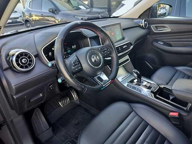 MG HS 1.5T-GDI AT Luxury