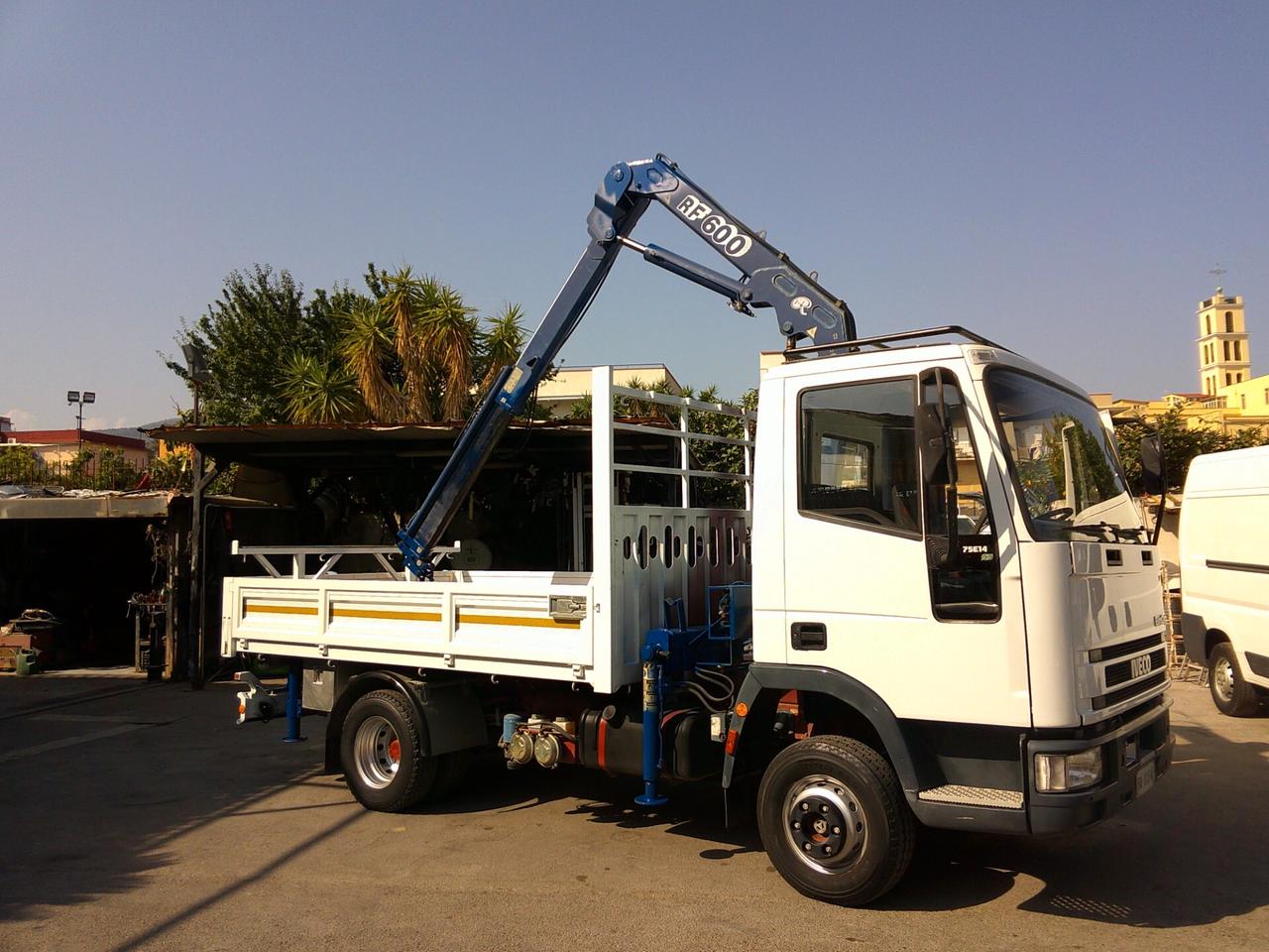 Iveco EUROCARGO RIBALTABILE CON GRU 92000 KM 98